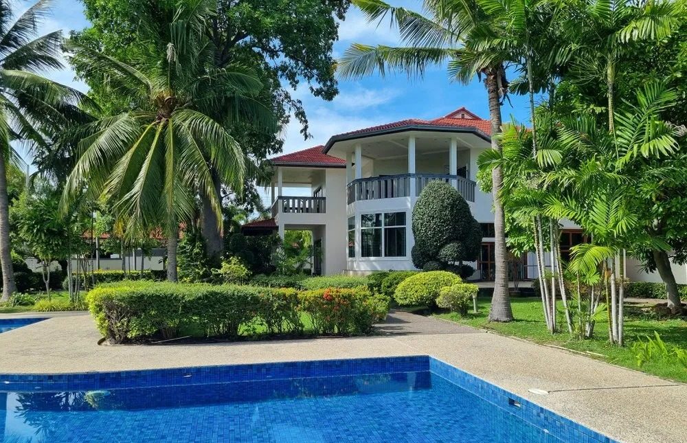 6 Bedroom Villa for rent at Crystal View — photo 2