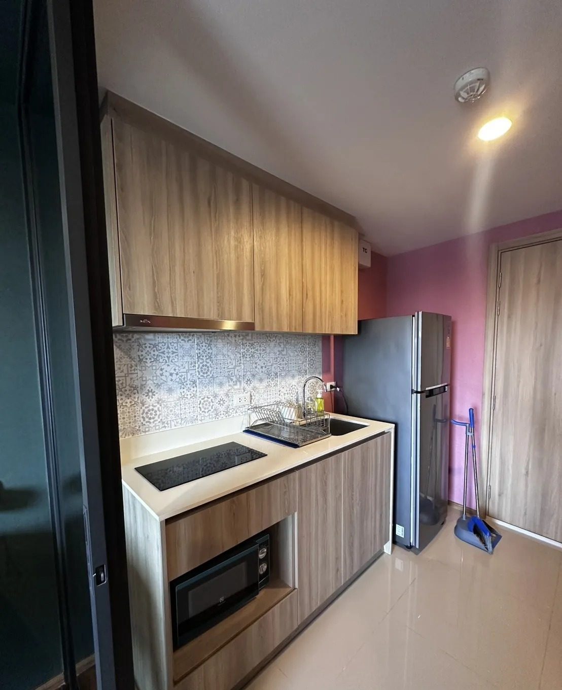 1 Bedroom Condo for rent at La Habana