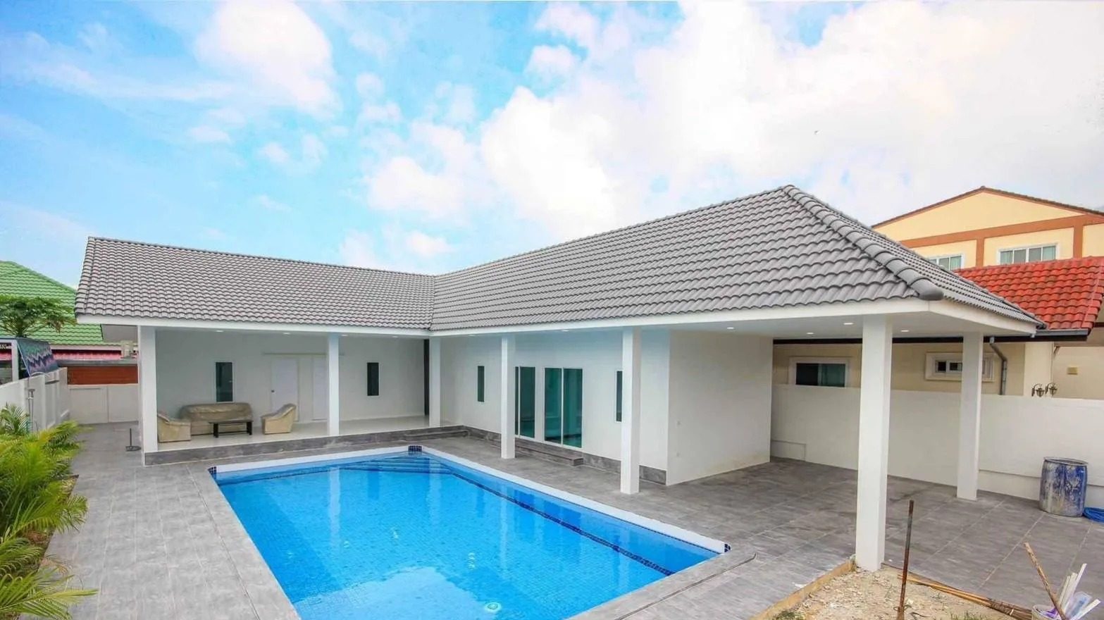 House 4 Bedrooms 3 Bathrooms for Rent