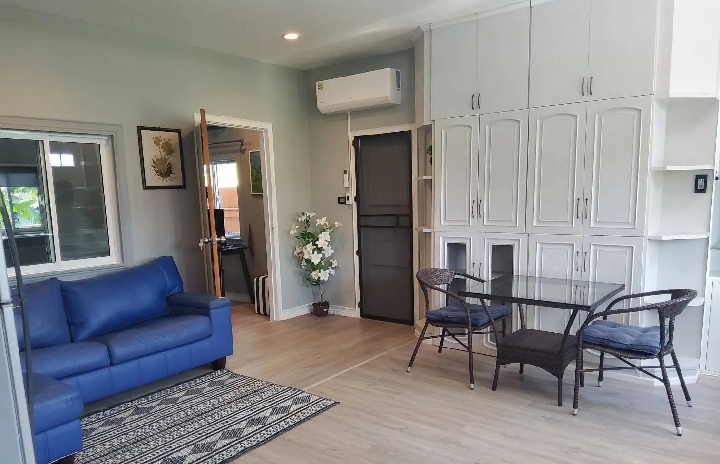 1 Bedroom Apartment for rent at Praephan Apartment — photo 1