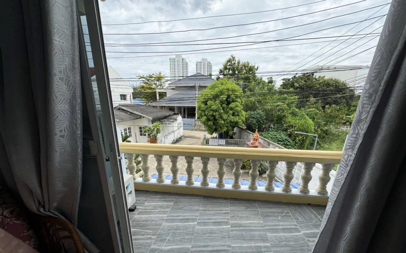 Fully Furnished Corner Townhouse near the Beach for rent — photo 5