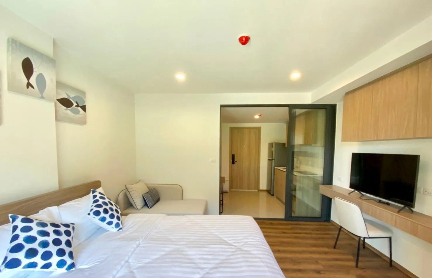 Studio Condo for rent at La Habana — photo 1