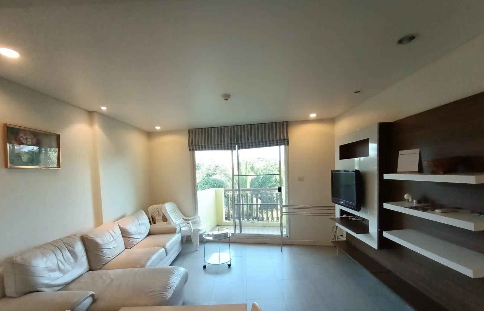 1 Bedroom Condo for rent at Mykonos Condo — photo 2