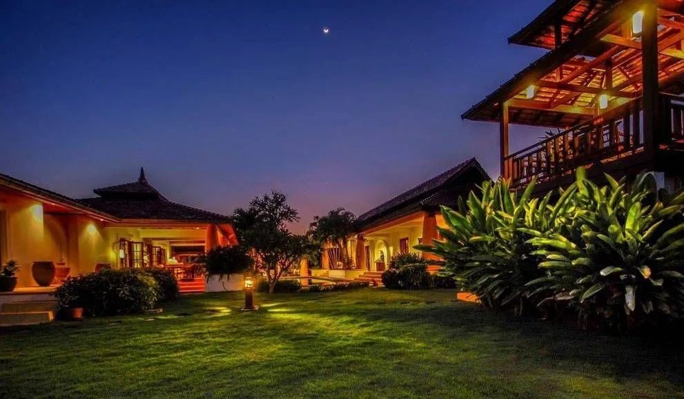 5 Bedroom House for rent at Sanuk Residence — photo 2