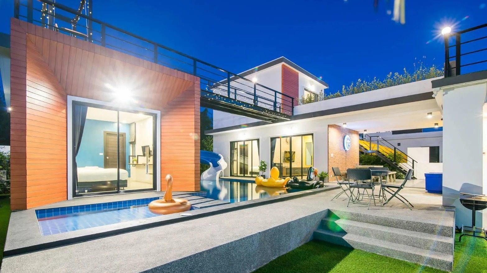 House with Swimming Pool Mountain View Great Weather