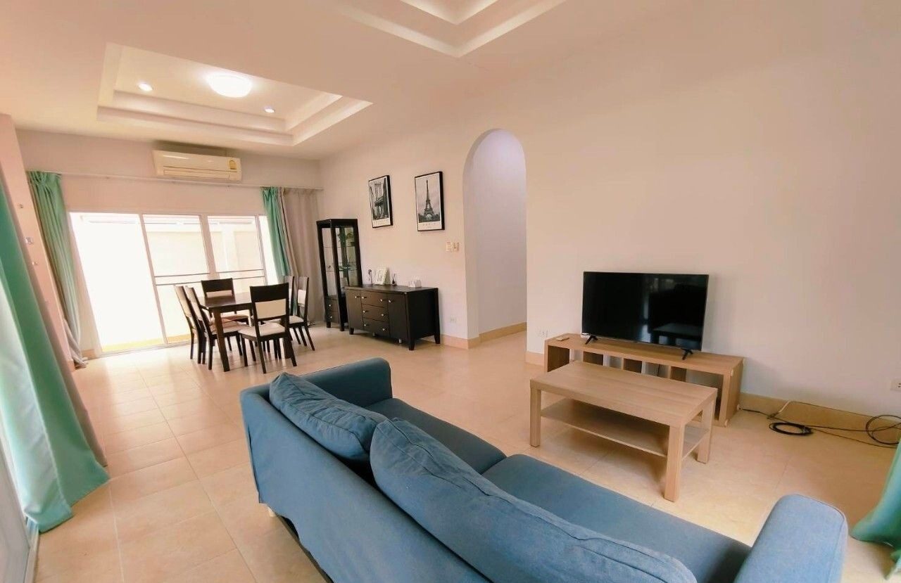 House Close to Market Village for Rent — photo 2