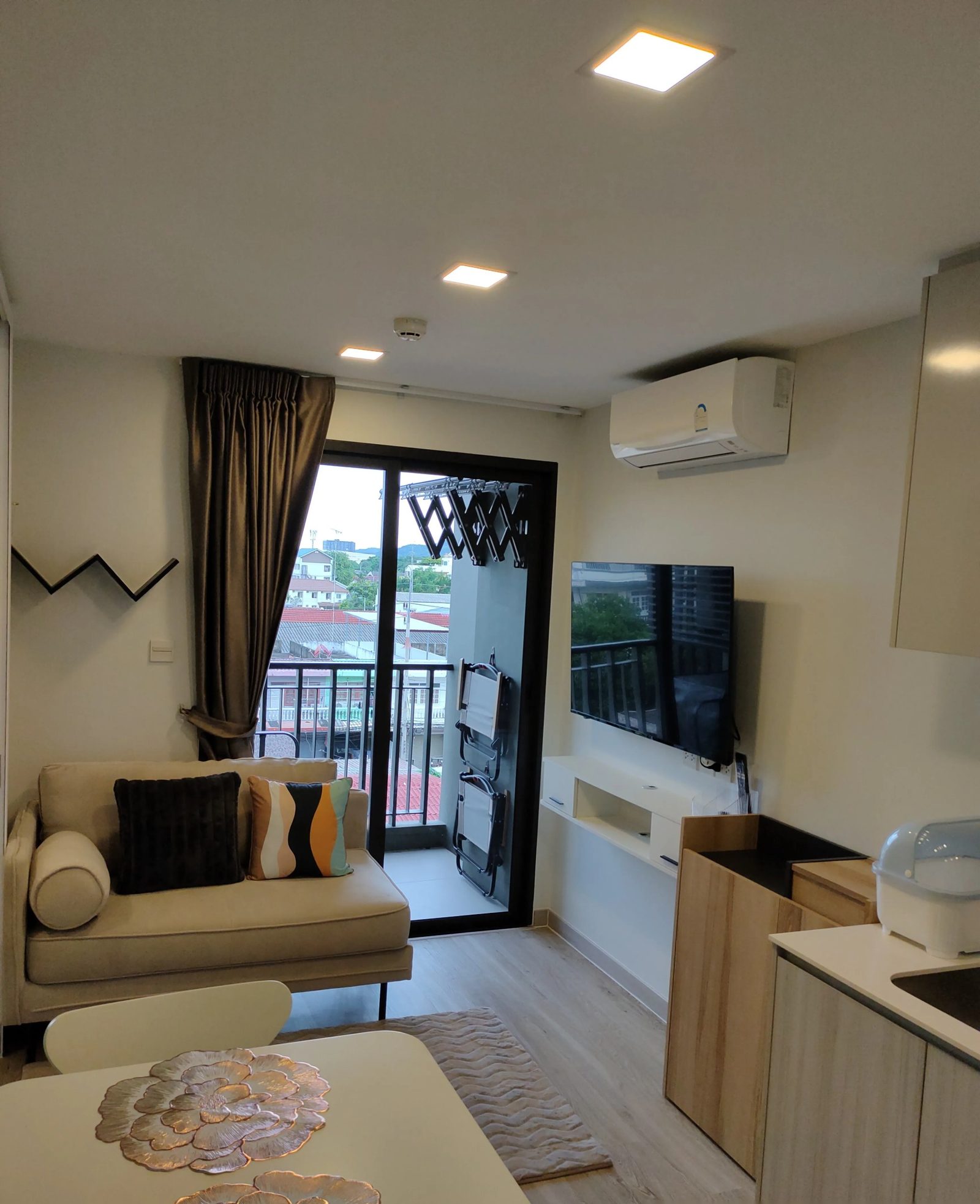 1 Bedroom Condo for rent at Marvest — photo 1