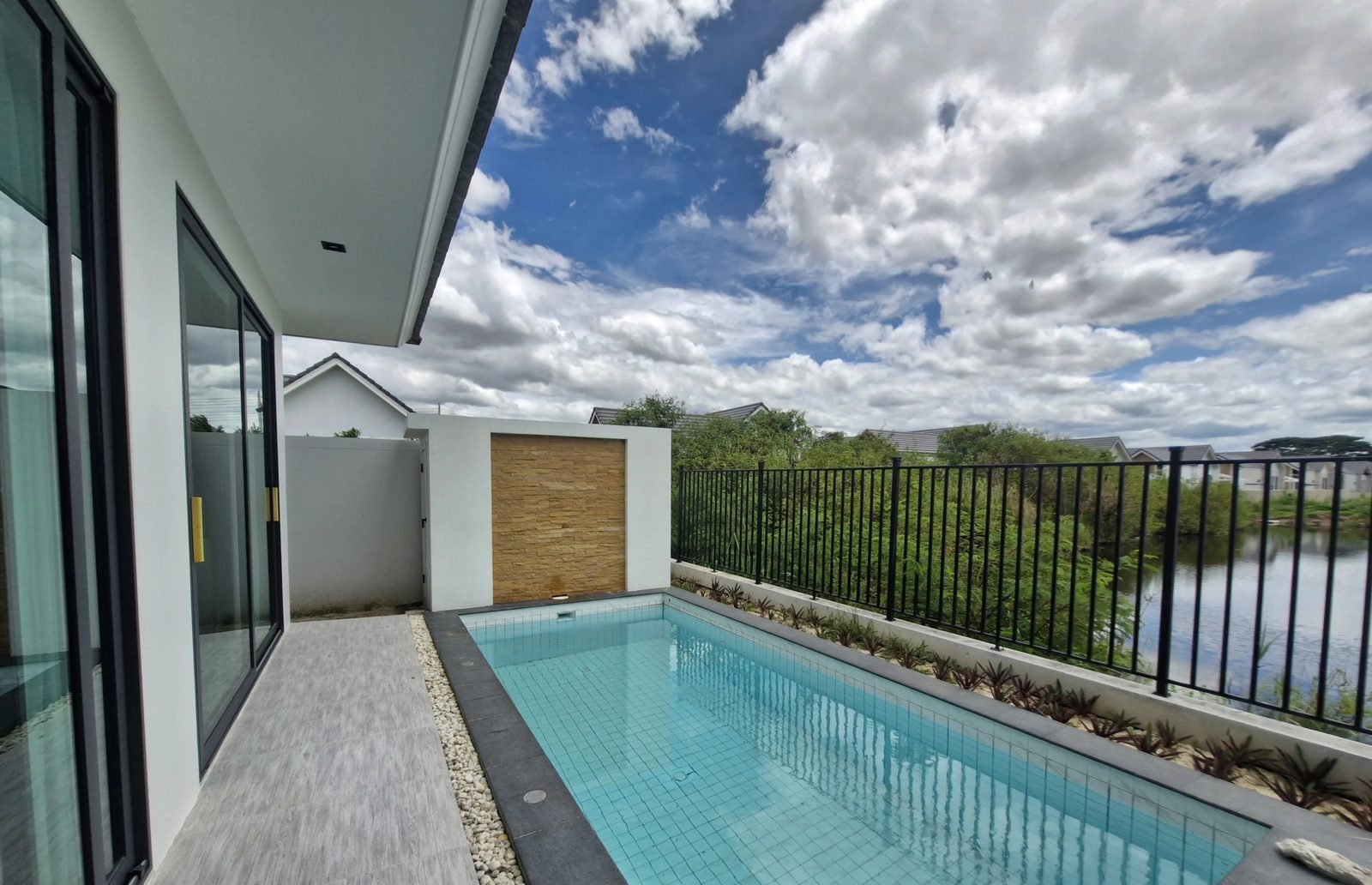 3 Bedroom Villa for rent at Avatar Manor — photo 1