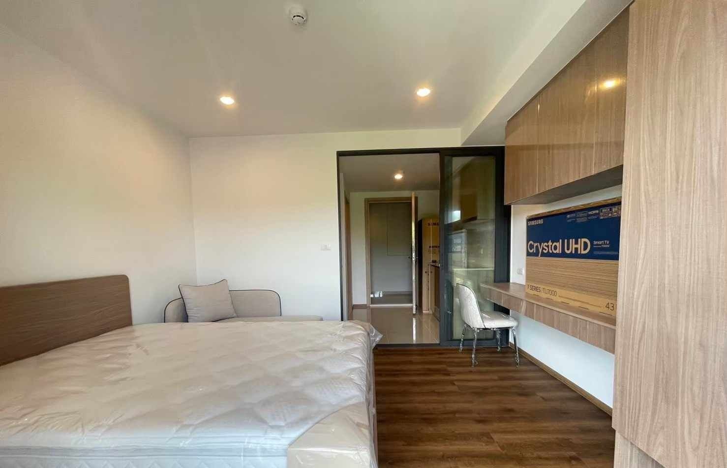 Studio Condo for rent at La Habana