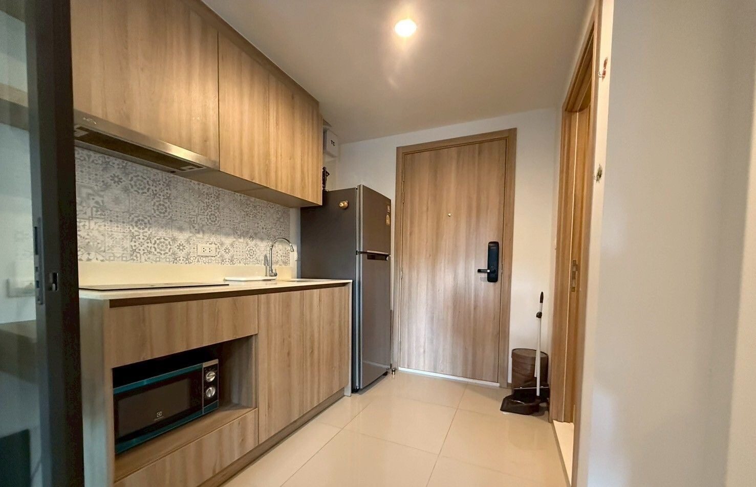 Studio Condo for rent at La Habana — photo 5