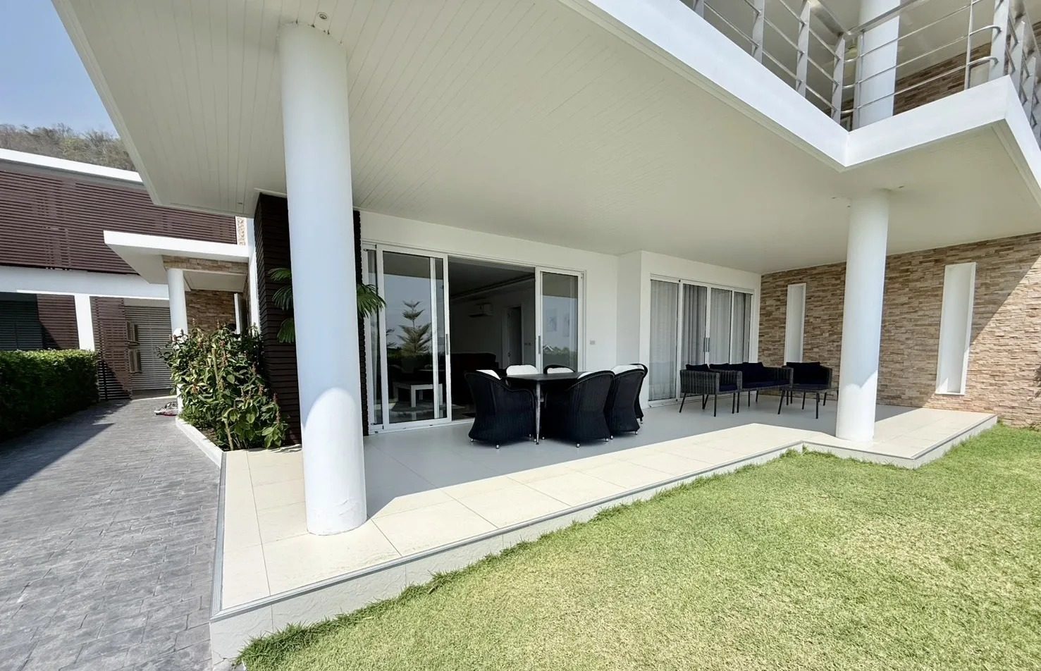 2 Bedroom Apartment for rent at Falcon Hill Luxury Pool Villas — photo 3
