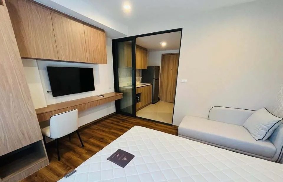 Studio Condo for rent at La Habana