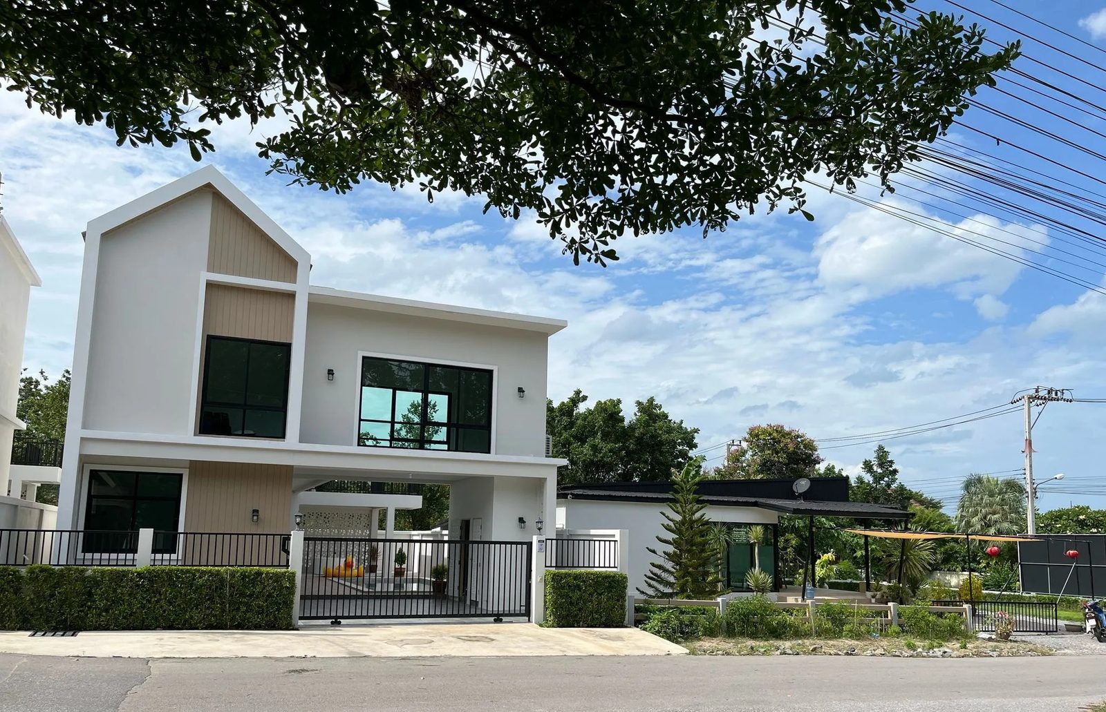 Stunning Brand New 4-Bedroom Pool Villa,