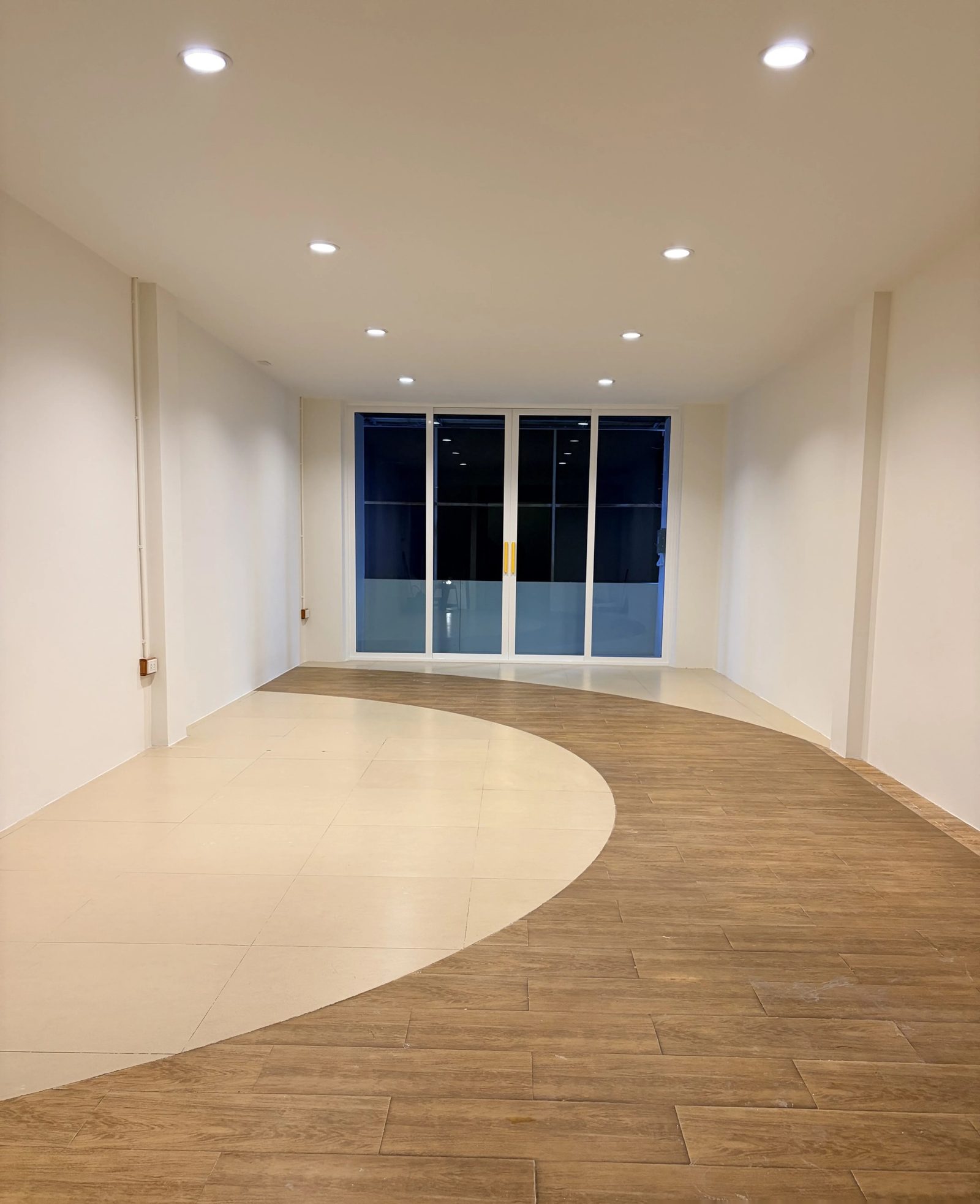 Commercial Building for Rent in Hua Hin near Market