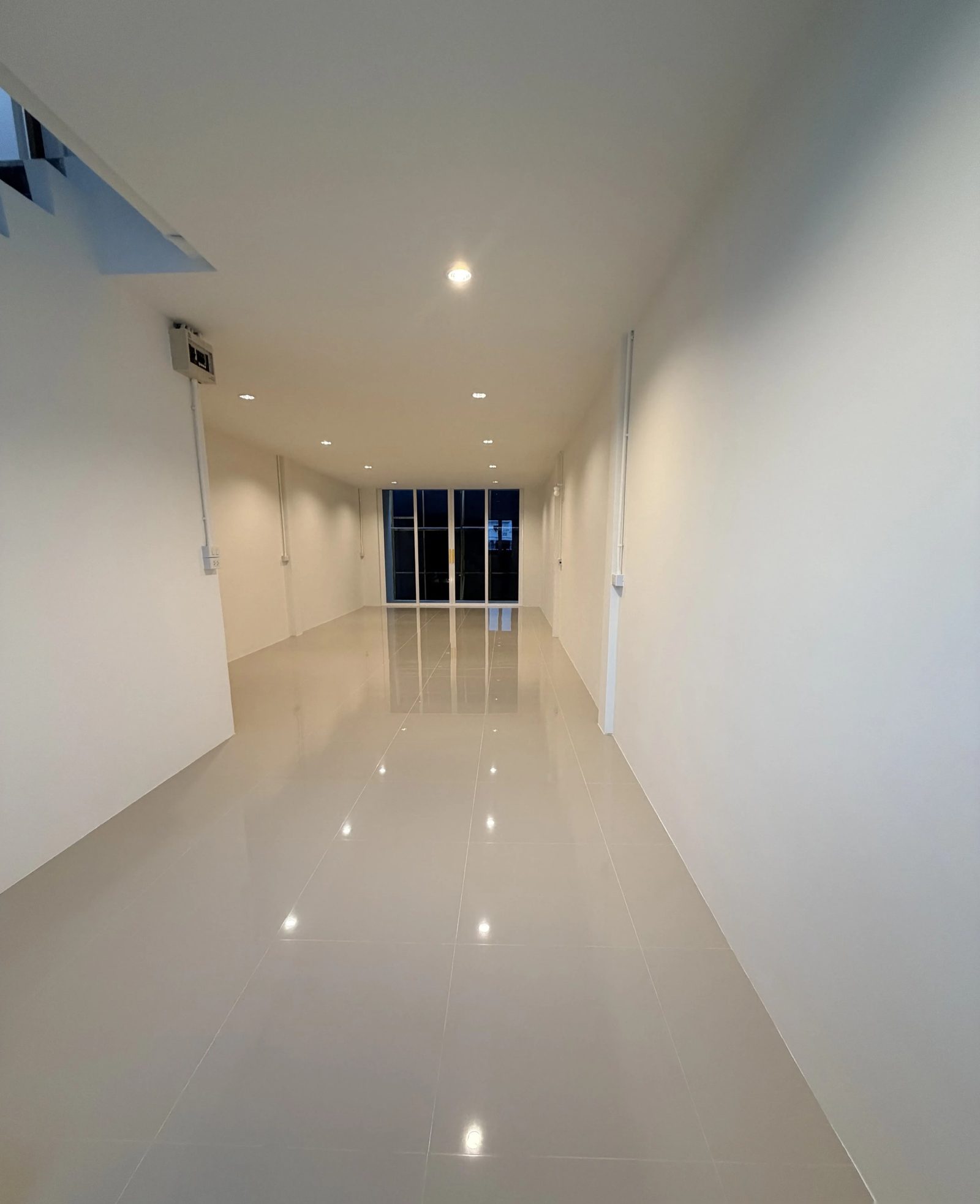 Commercial Building for Rent in Hua Hin near Market — photo 3