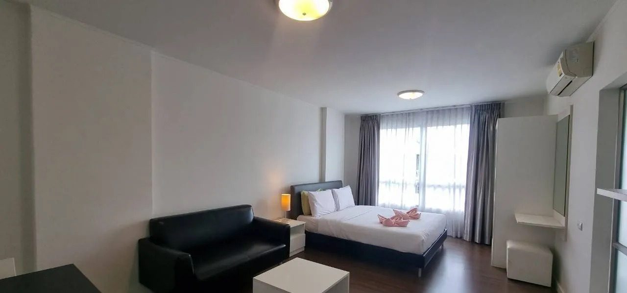 1 Bedroom Condo for rent at Baan Koo Kiang — photo 3