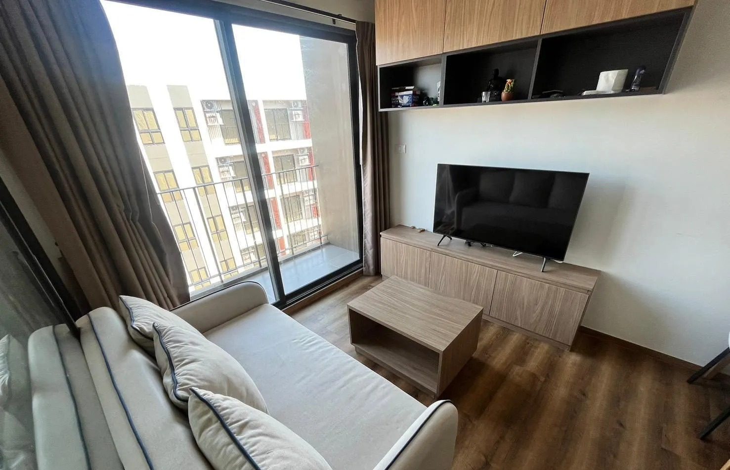 1 Bedroom Condo for rent at La Habana — photo 2