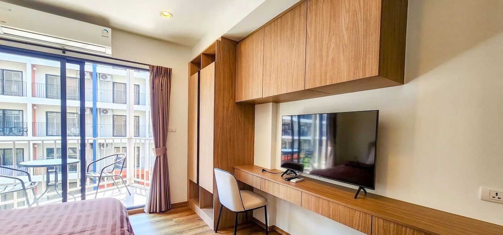 1 Bedroom Condo for rent at La Habana — photo 3