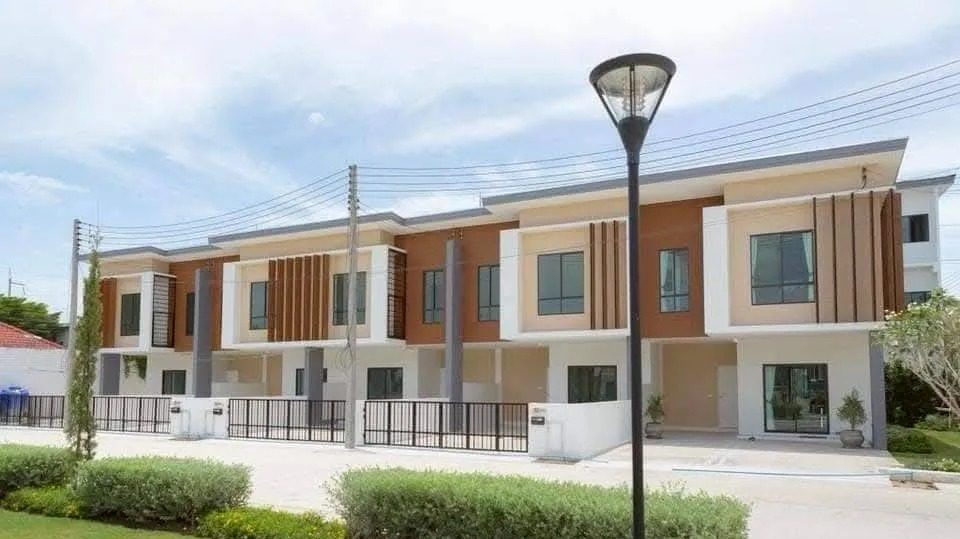 3 Bedroom Townhouse for rent at La Vallee Town 3 — photo 1