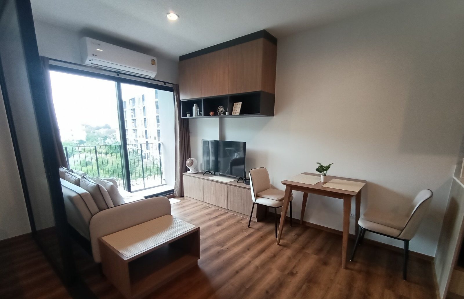 1 Bedroom Condo for rent at La Habana