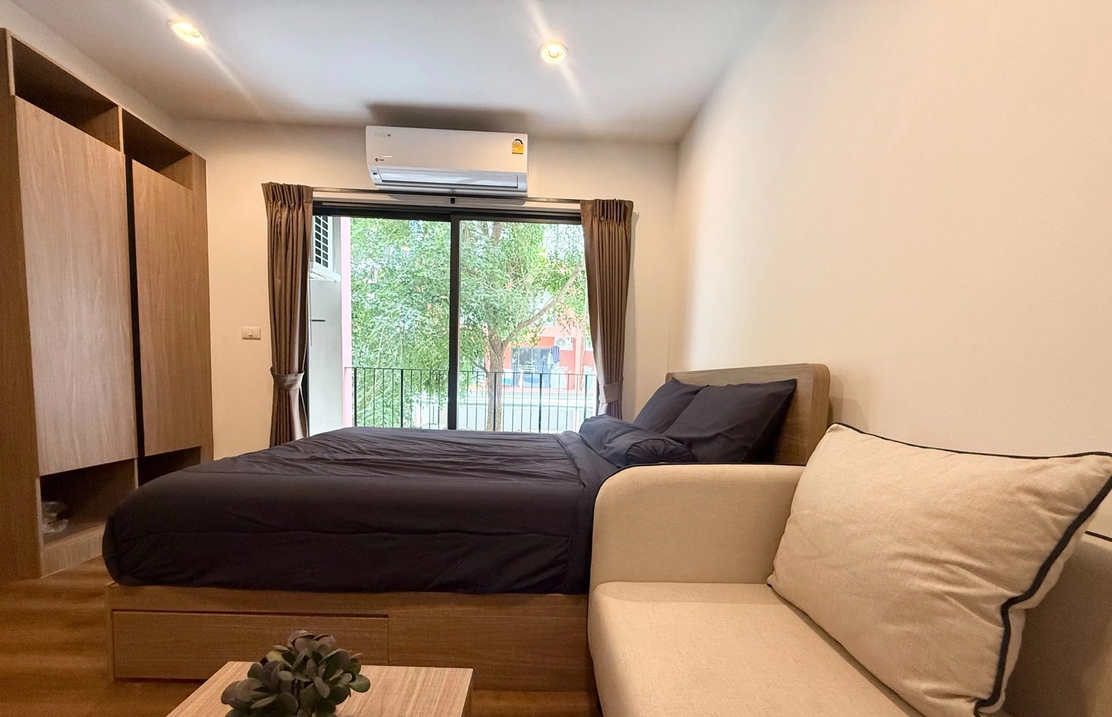 Studio Condo for rent at La Habana — photo 3