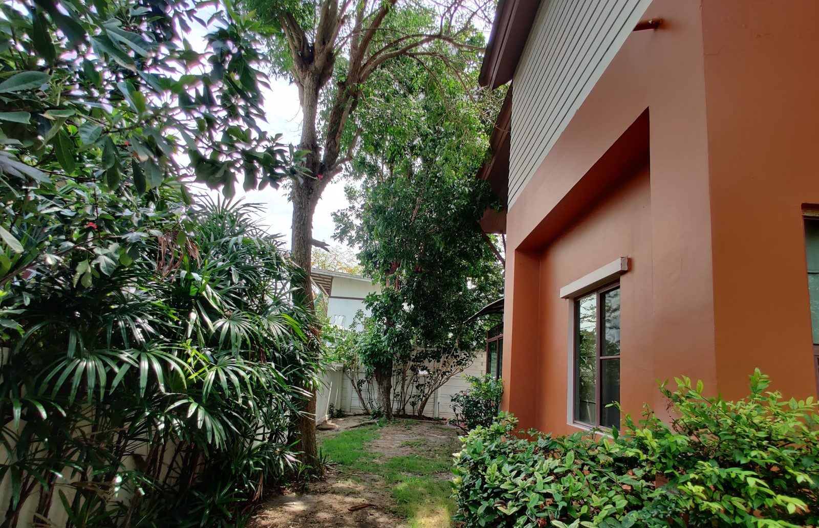 4 Bedroom House for rent at La Vallee — photo 2