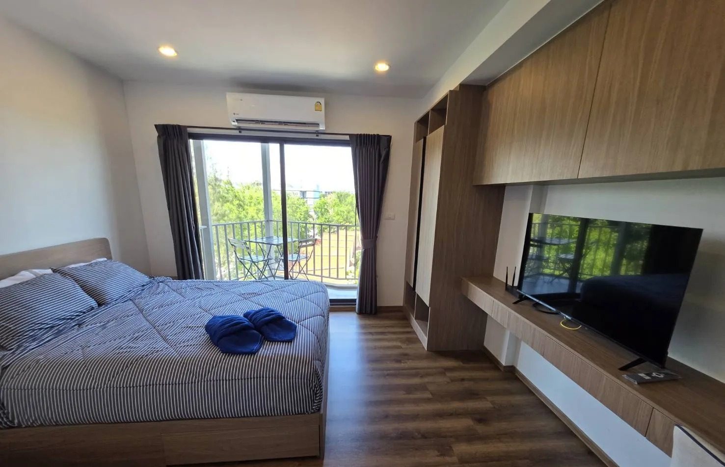1 Bedroom Condo for rent at La Habana