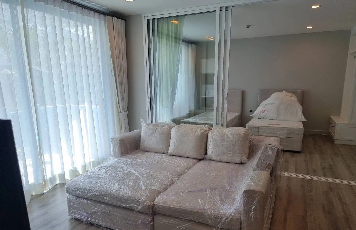 2 Bedroom Condo for rent at The Crest Santora