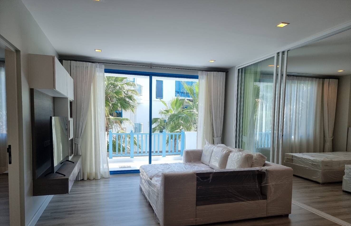2 Bedroom Condo for rent at The Crest Santora — photo 2