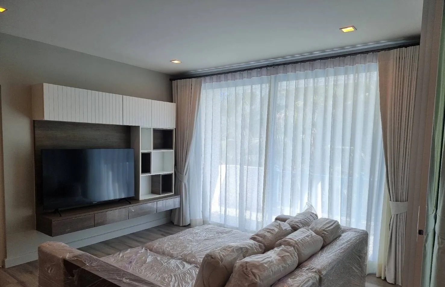 2 Bedroom Condo for rent at The Crest Santora — photo 3