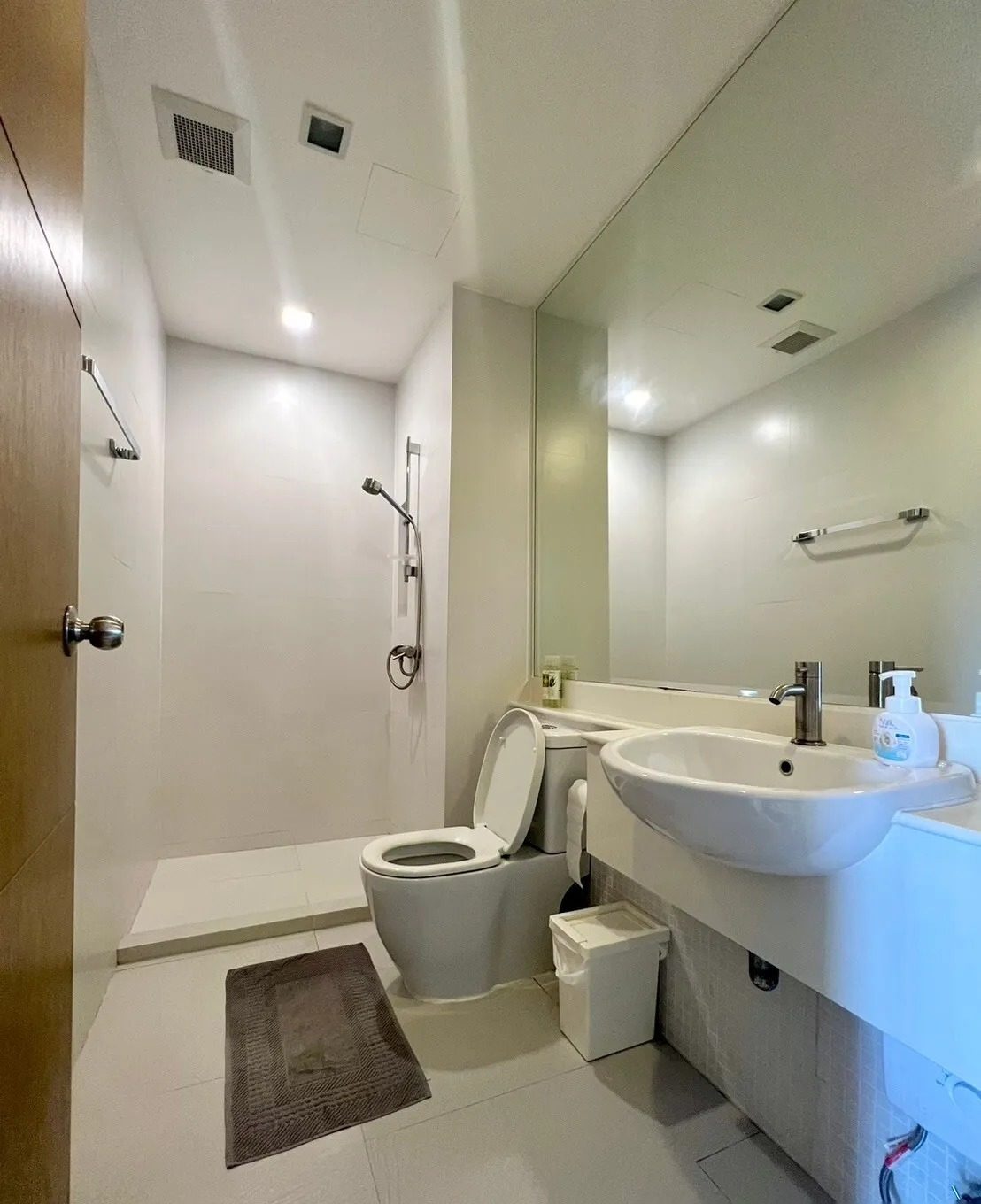 1 Bedroom Condo for rent at The Seacraze — photo 5