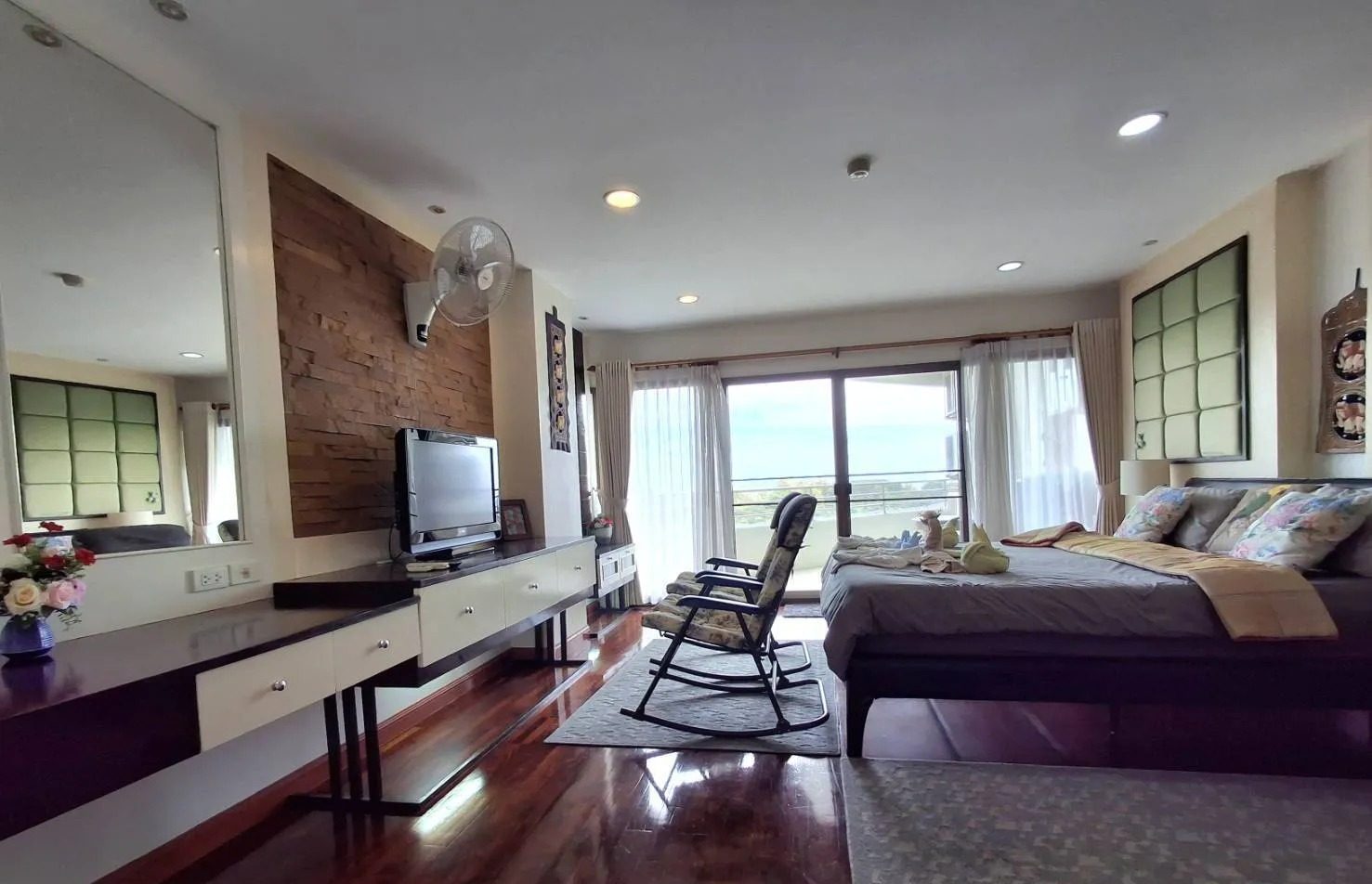 2 Bedroom Condo for rent at Palm Pavilion — photo 4