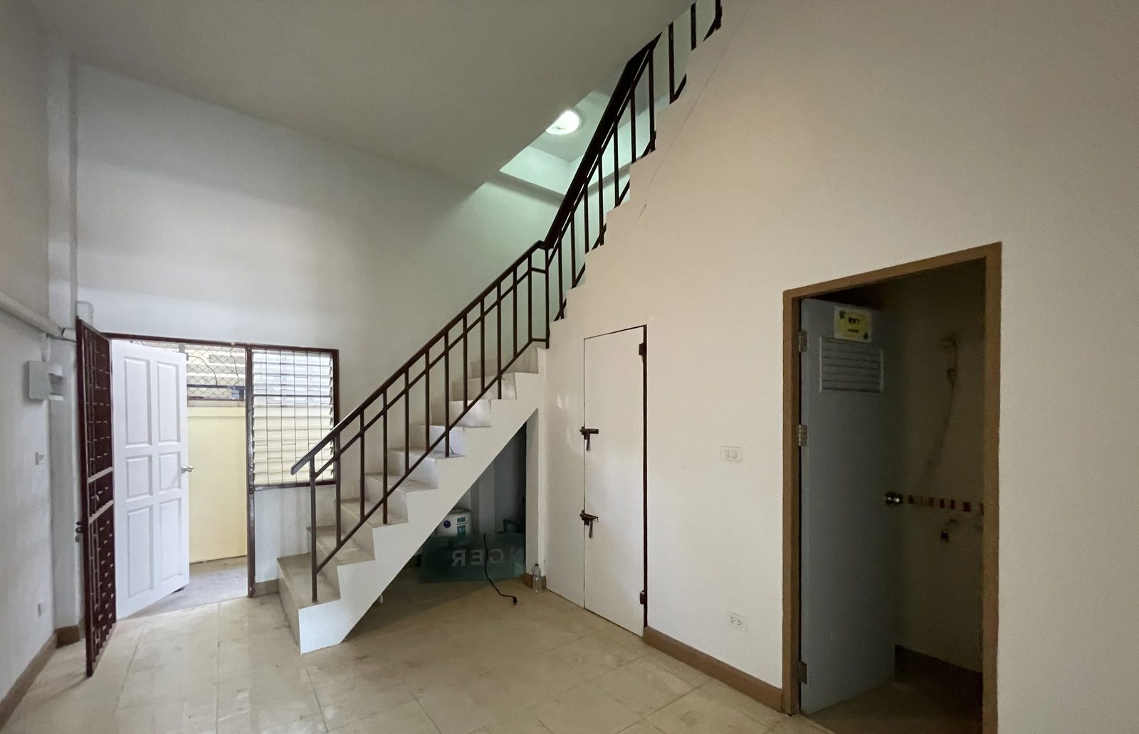 3 Storey Shophouse for Rent in Nong Kae — photo 2
