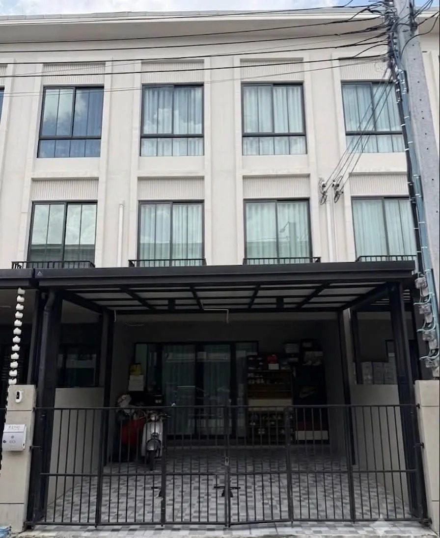 4 Bedroom Townhouse for rent at PATIO Ngamwongwan-Prachachuen — photo 1