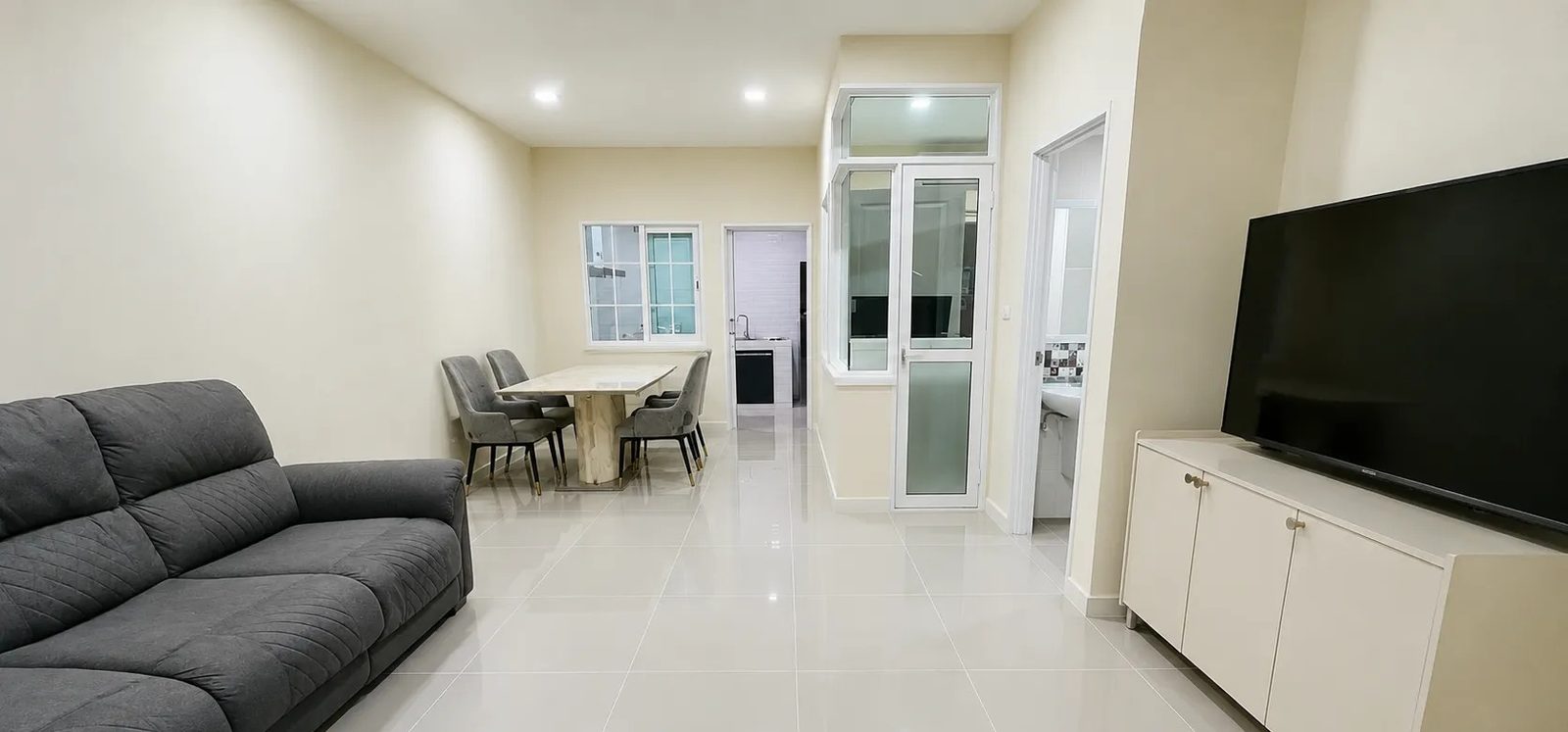 4 Bedroom Townhouse for rent at Golden Town Ratchaphruek-Rama 5 — photo 2