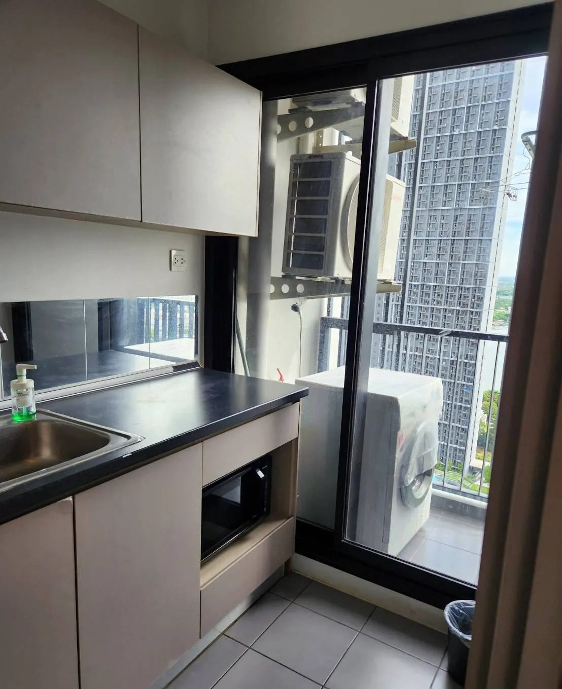 Studio Condo for rent at The Politan Rive — photo 4