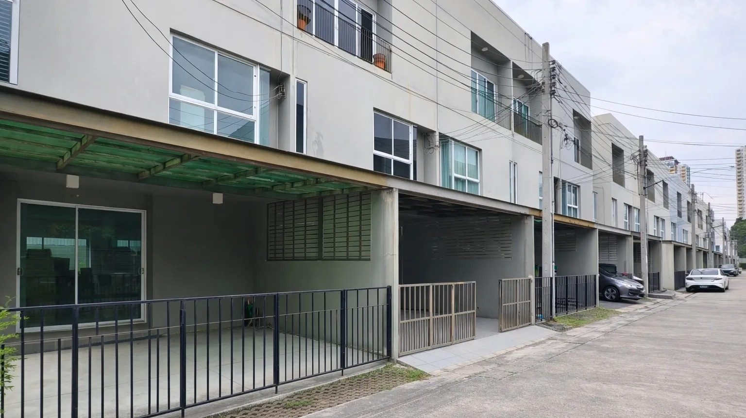 3 Bedroom Townhouse for rent at Patio Chaengwattana — photo 3