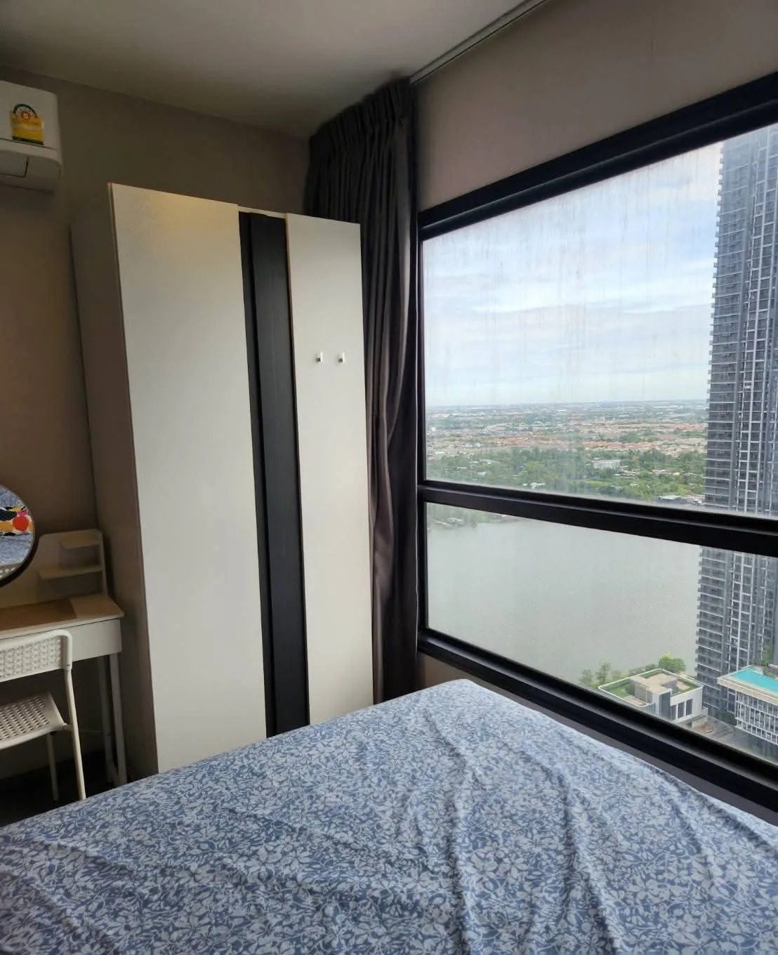 1 Bedroom Condo for rent at The Politan Rive — photo 2