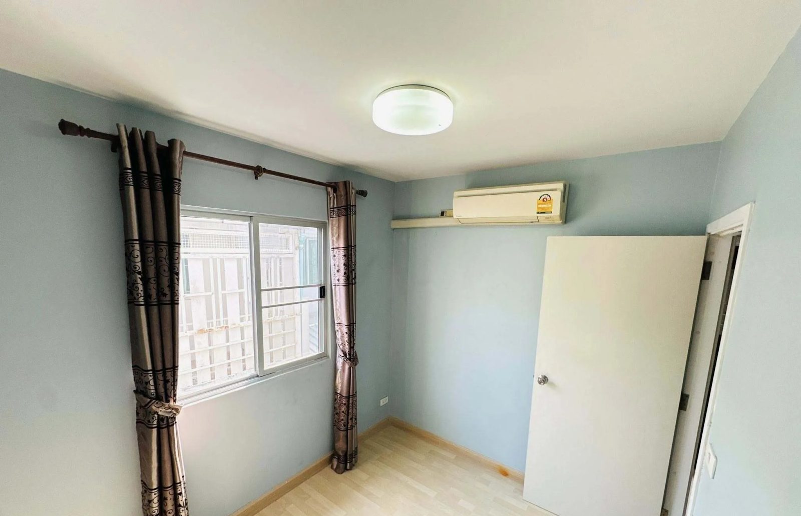 3 Bedroom Townhouse for rent at The Connect Chaeng Watthana 1 — photo 4