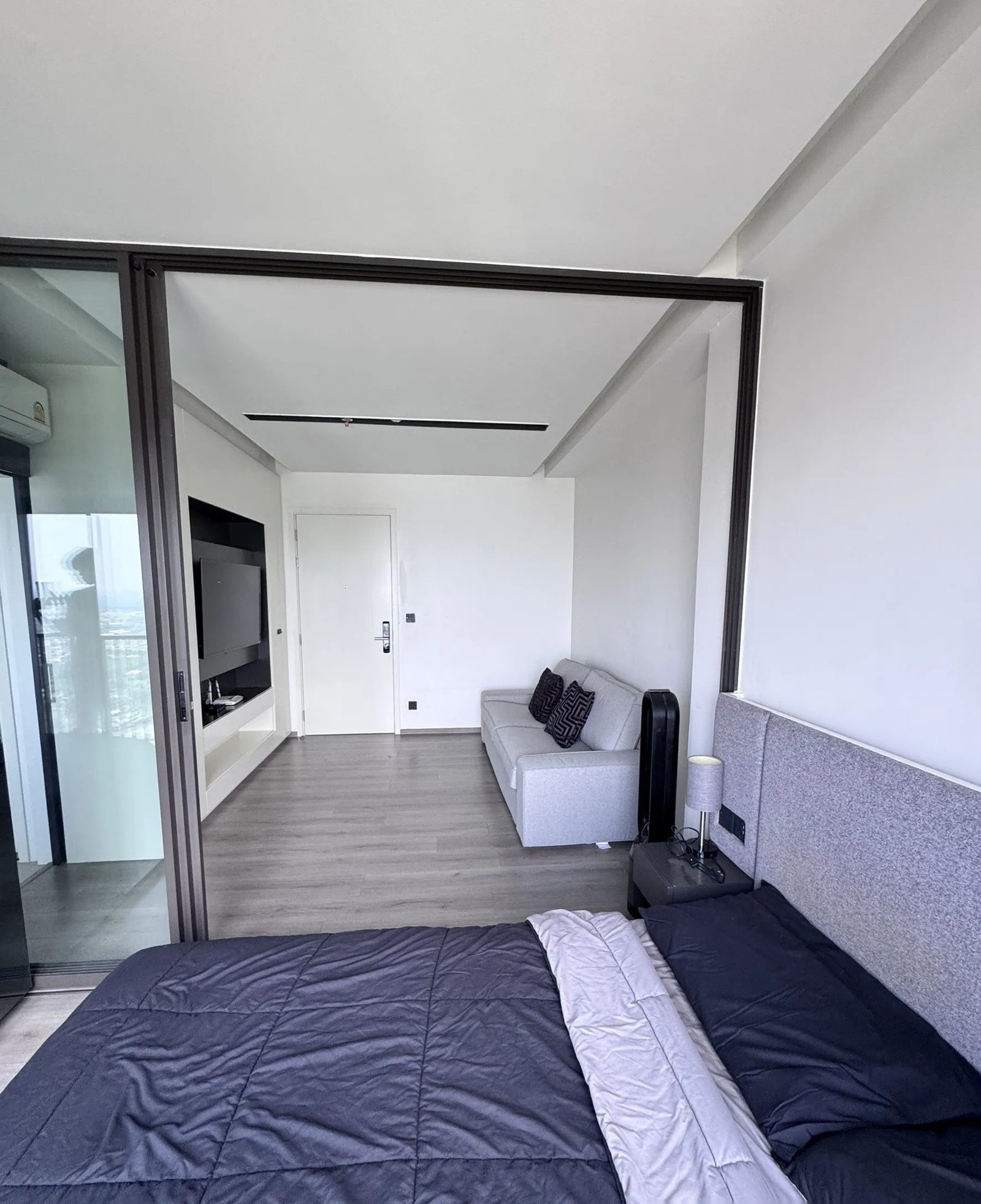 1 Bedroom Condo for rent at The Politan Aqua — photo 2