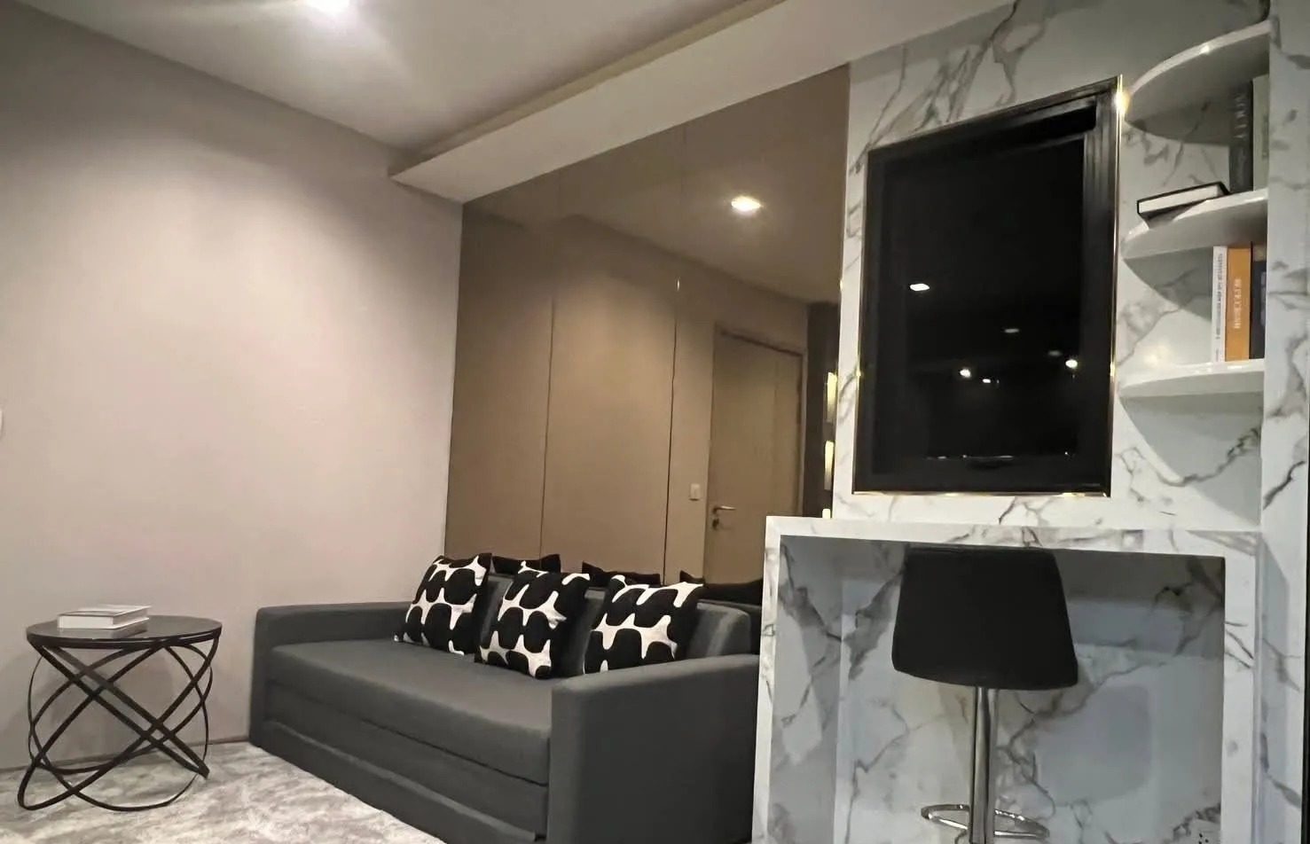 1 Bedroom Condo for rent at The Politan Rive — photo 2