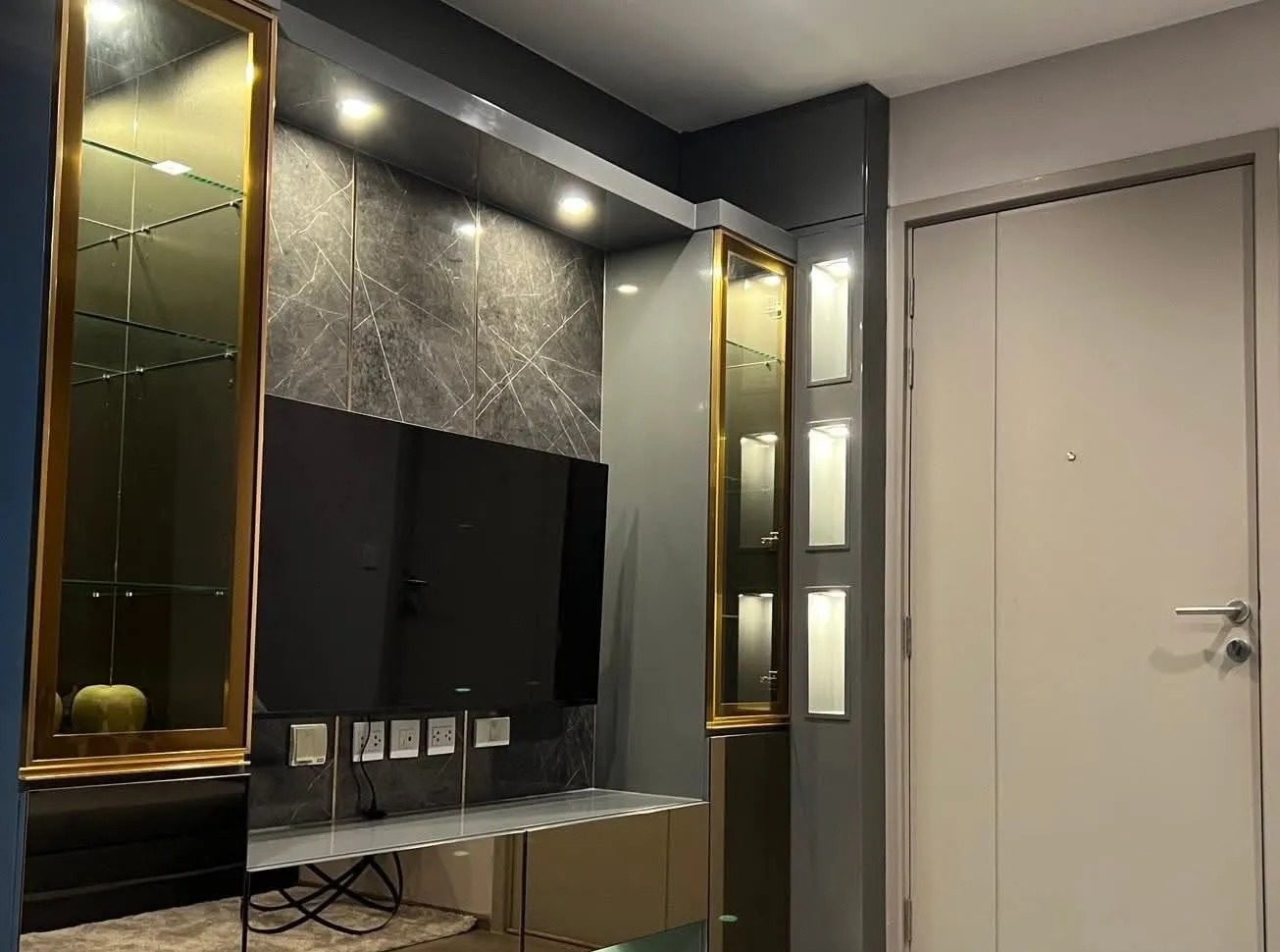 1 Bedroom Condo for rent at The Politan Rive — photo 3