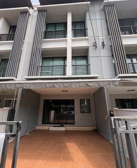 3 Bedroom Townhouse for rent at Baan Klang Muang Rattanathibet — photo 1
