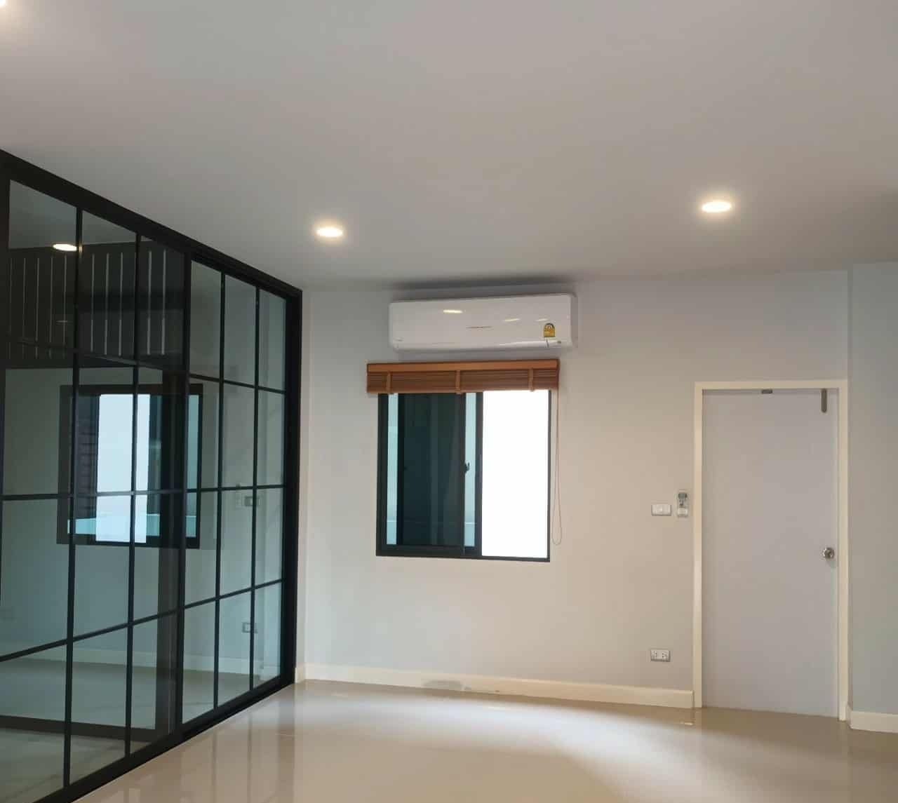 3 Bedroom Townhouse for rent at Anabuki Thanahabitat Maha Chesadabodin Bridge — photo 3