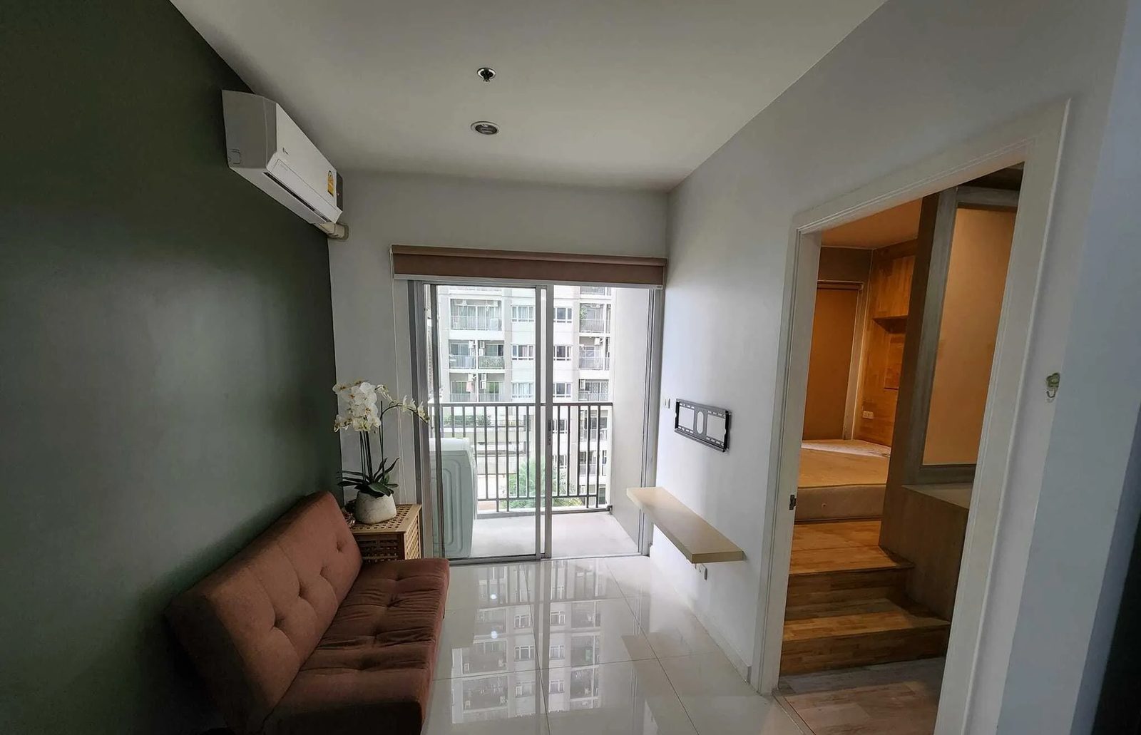 1 Bedroom Condo for rent at Manor Sanambinnam — photo 2
