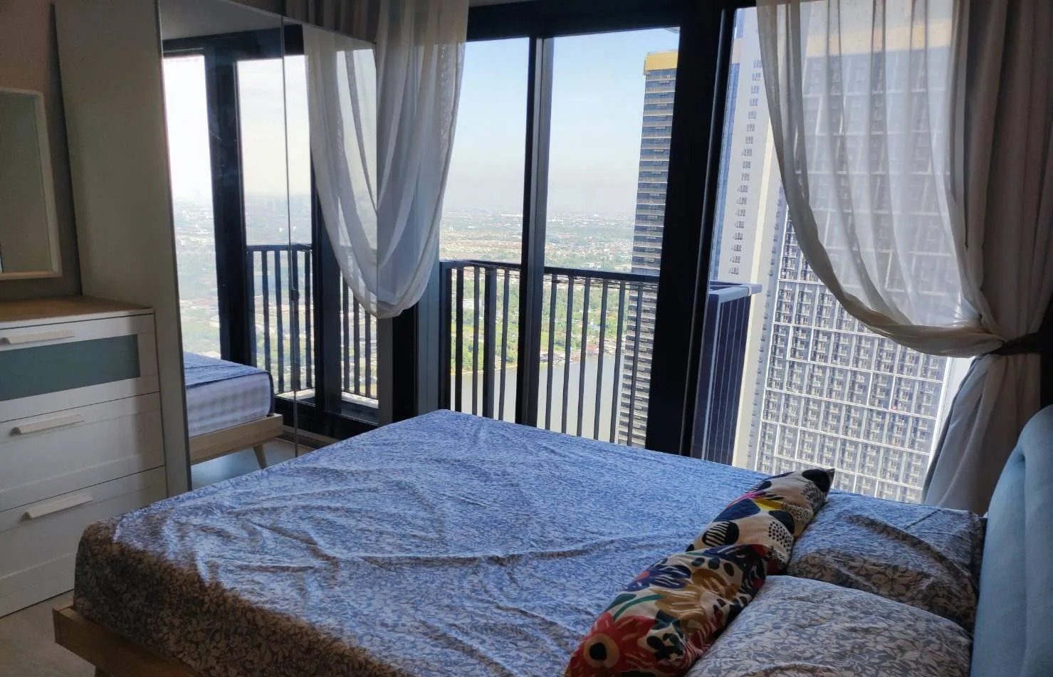 1 Bedroom Condo for rent at The Politan Rive — photo 2