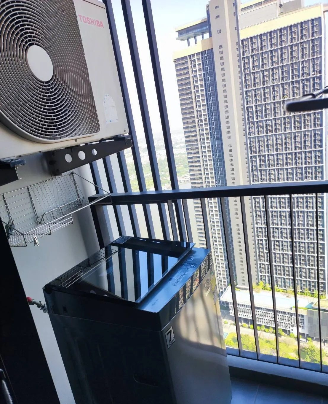 1 Bedroom Condo for rent at The Politan Rive — photo 4