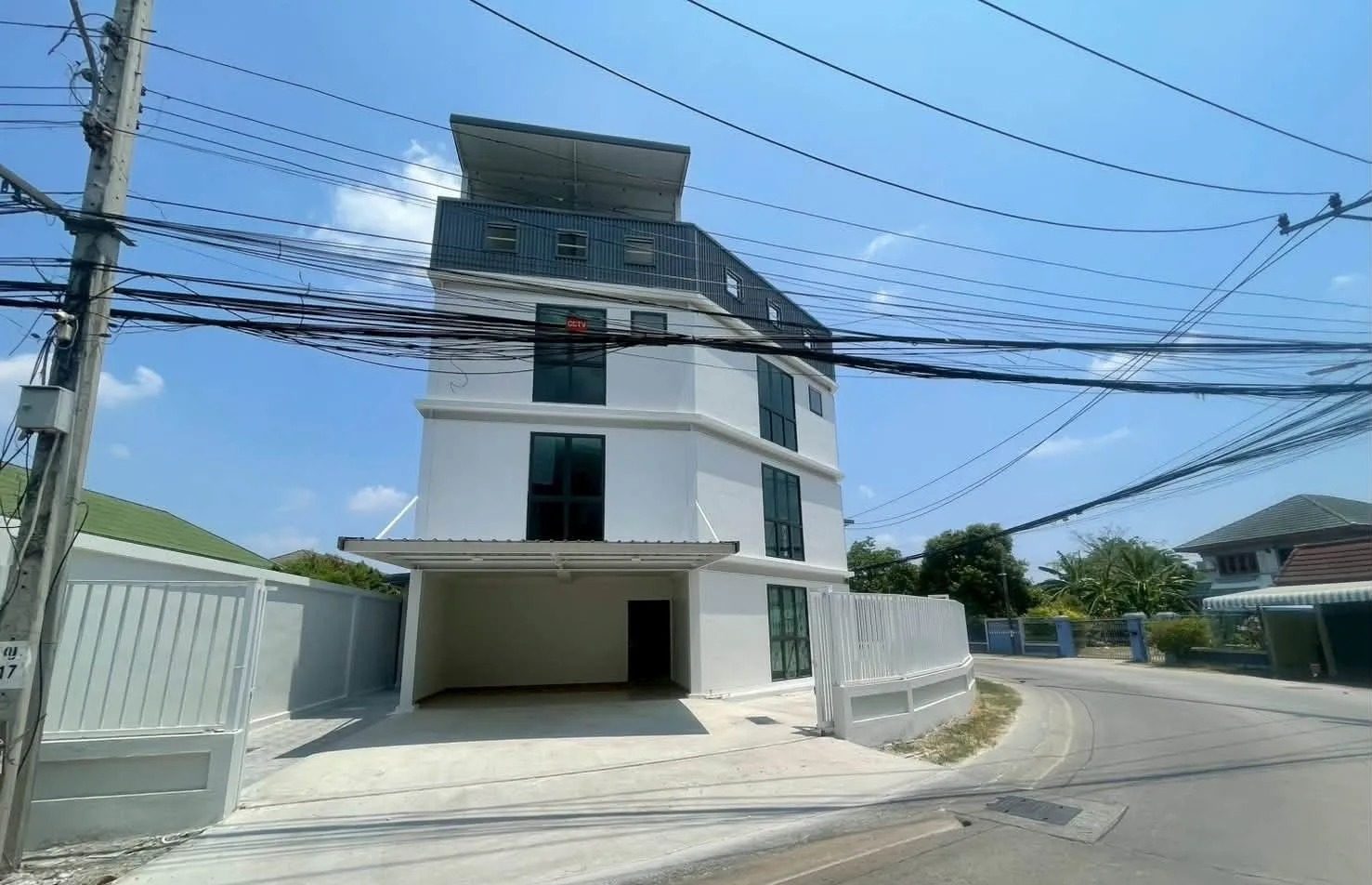 office and warehouse — photo 1