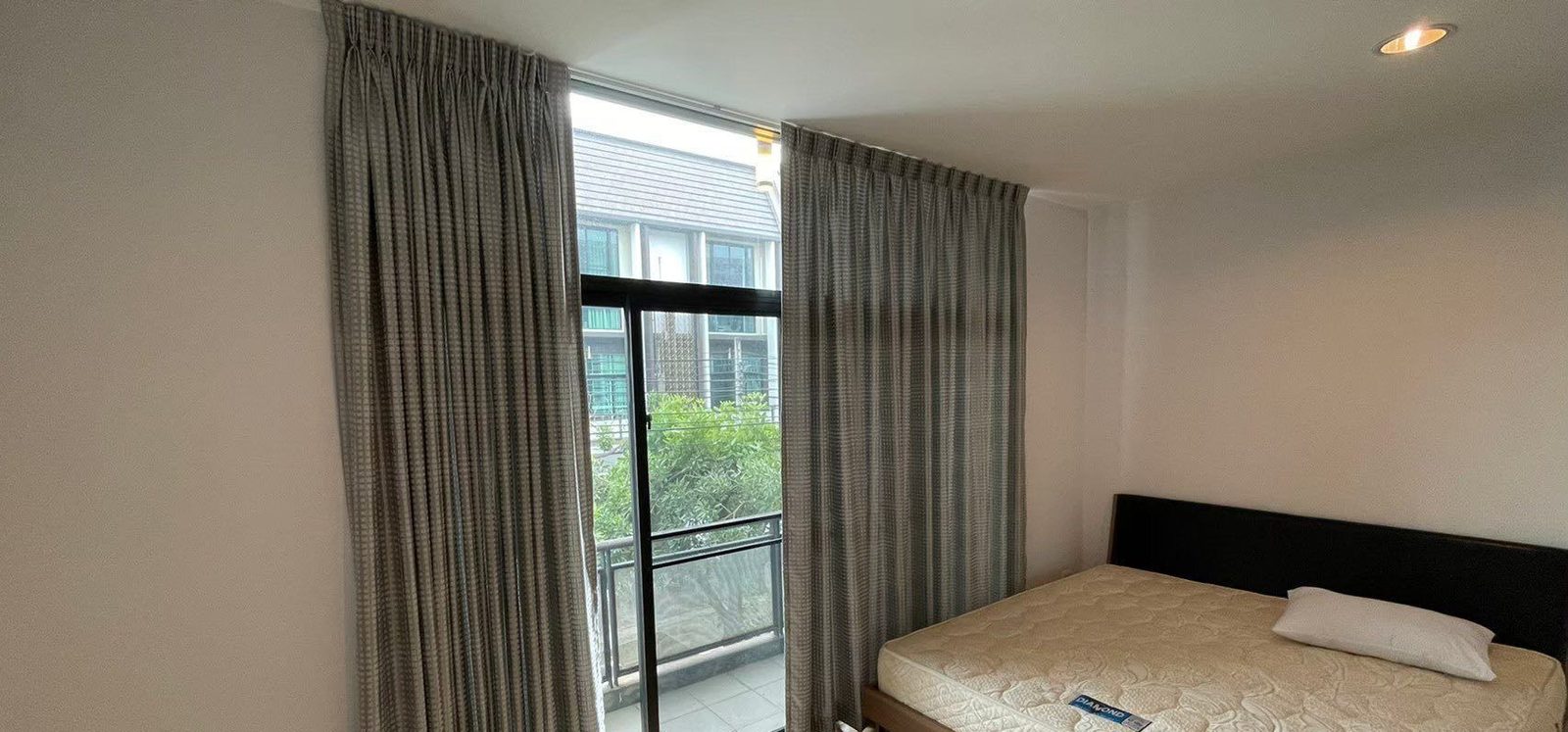 3 Bedroom Townhouse for rent at Flora Wongsawang