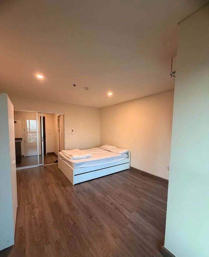 Studio Condo for rent at Lumpini Place Chaengwatthana Pakkret Station — photo 1